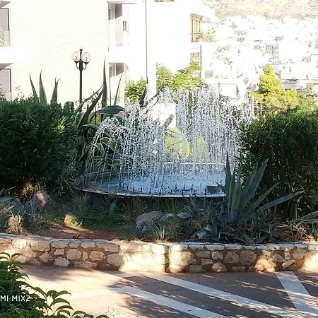 Beautiful House In Alimos Near To The Beach And Metro أثينا المظهر الخارجي الصورة