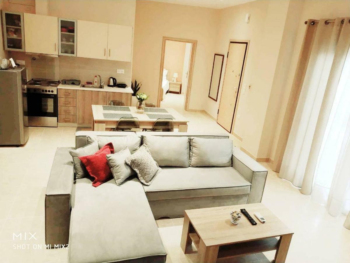 Beautiful House In Alimos Near To The Beach And Metro أثينا المظهر الخارجي الصورة