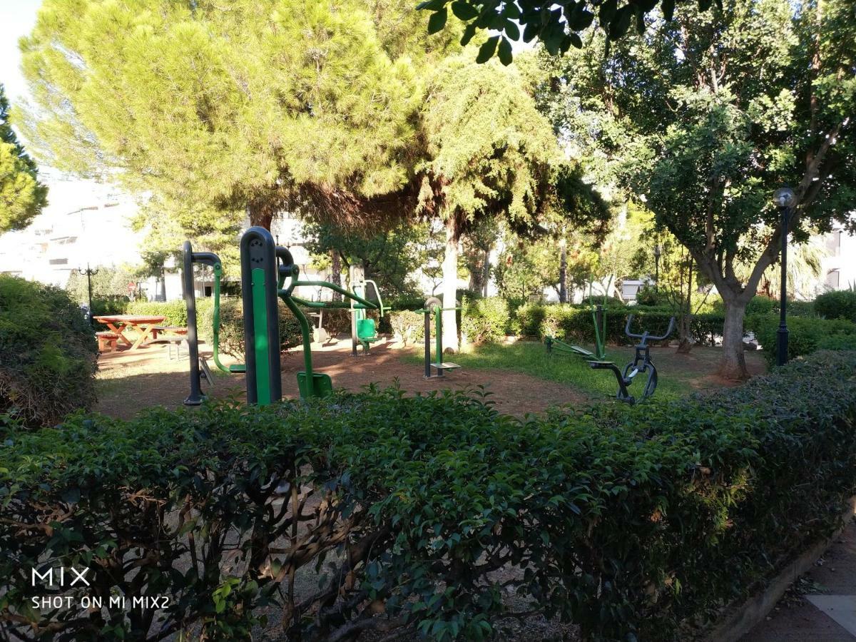 Beautiful House In Alimos Near To The Beach And Metro أثينا المظهر الخارجي الصورة