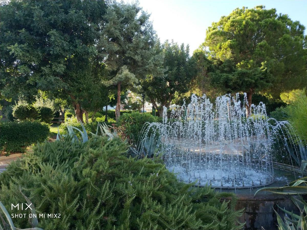 Beautiful House In Alimos Near To The Beach And Metro أثينا المظهر الخارجي الصورة